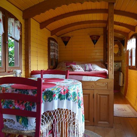 La Cle Des Roulottes Hotel Pluvigner Luaran gambar