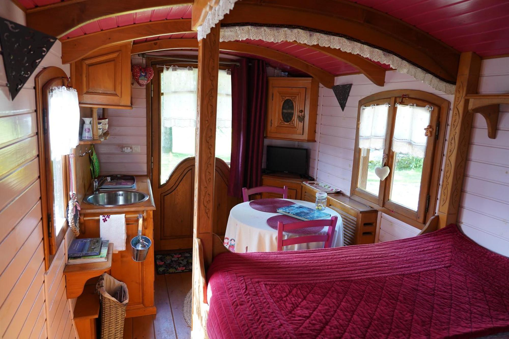 La Cle Des Roulottes Hotel Pluvigner Luaran gambar