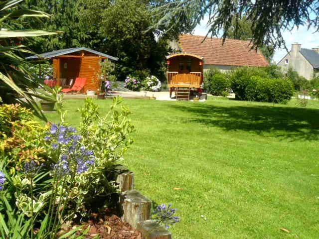 La Cle Des Roulottes Hotel Pluvigner Luaran gambar